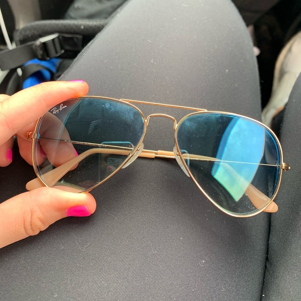 Blue faded Raybans!